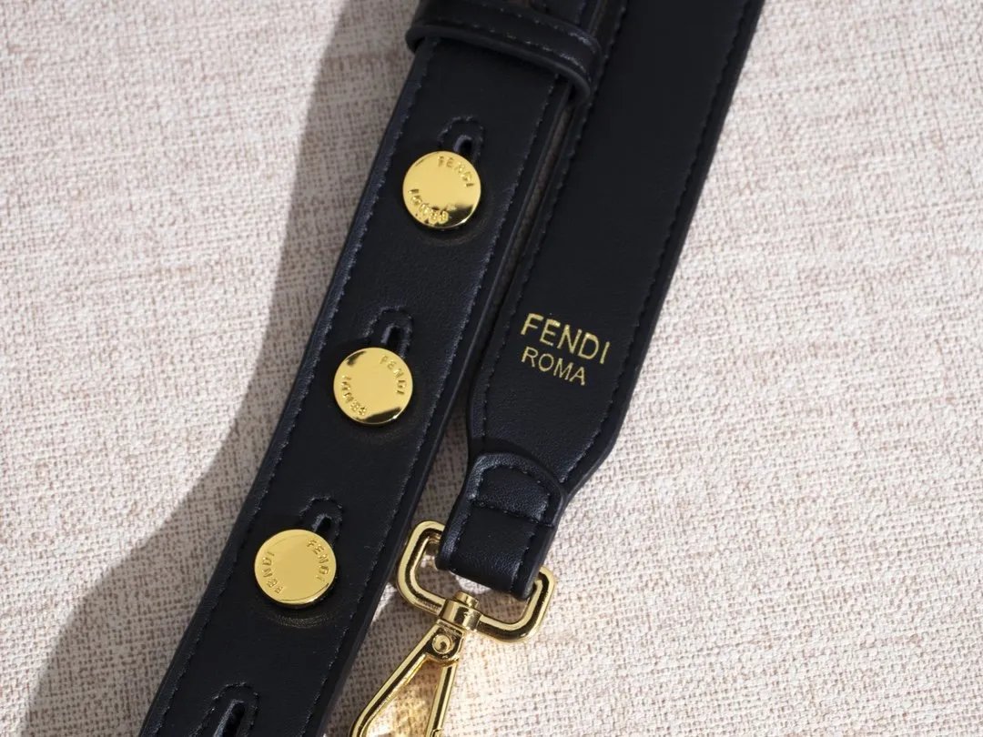 EN   Designer bags by Fendi 035